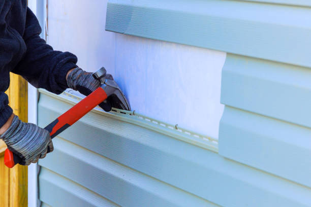 Reliable Emergency Siding Repair contractor in Lansing, IL by Squared Siding